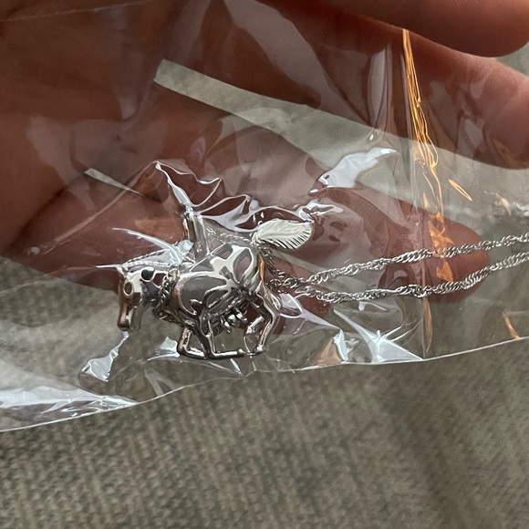 NWT Horse Unicorn Luminous Glow in The Dark Pendant Chain Necklace Jewelry Gift - Picture 7 of 8